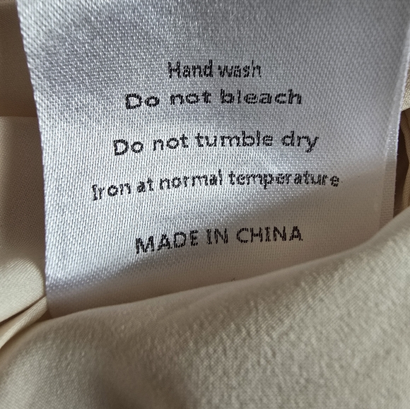 Simple Retro Elegant Beige Pleated Dress Sz. Medium - Picture 15 of 15